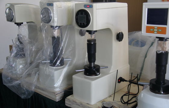 Máquina de prueba cargada manual estable de la dureza de Rockwell para apagar y moderar el acero