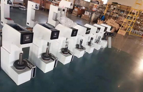 Pasos Brinell verticales de la máquina de prueba de la dureza del espacio 340m m 5 que cargan la fuerza 3000Kgf máximo