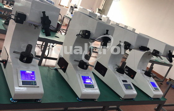 probador micro AC220V 50Hz de la dureza de Vickers del microscopio 10X con la conversión de la dureza
