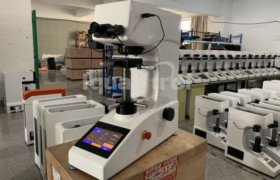 Teste de dureza Vickers digital de enfoque automático con tabletas y software Vickers