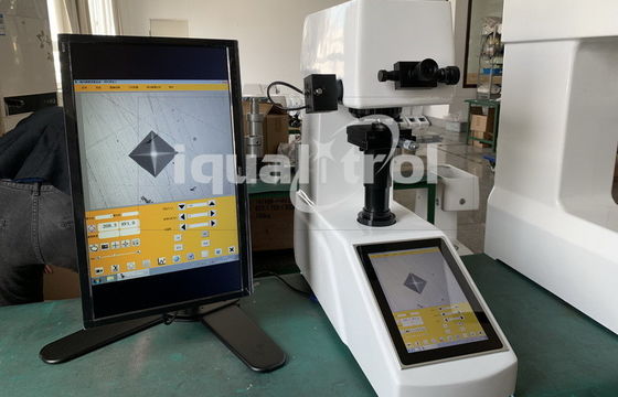 Probador micro de la dureza de AC110V 60Hz Vickers construido en el software para el metal ferroso