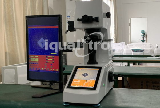 Probador micro de la dureza de AC110V 60Hz Vickers construido en el software para el metal ferroso