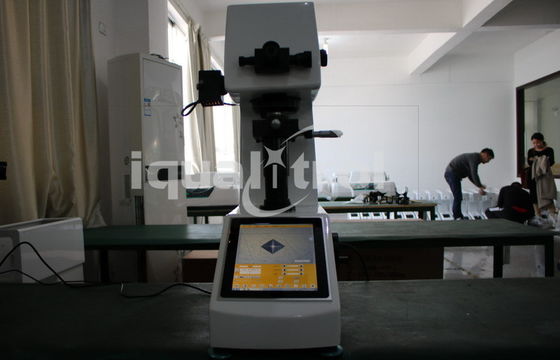 Máquina de prueba completamente automática de la dureza de Vickers con X-Y Anvil motorizado