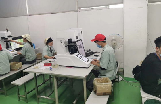 Teste de dureza Vickers digital de enfoque automático con tabletas y software Vickers